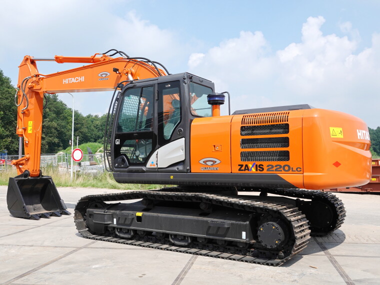 Hitachi ZX220LC Excavator | Boss Machinery